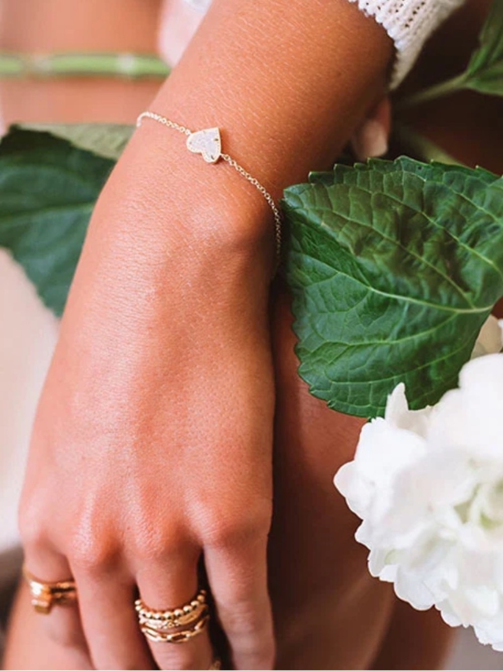 NWT Kendra Scott Ari Heart Gold Chain Bracelet in Iridescent Drusy - Picture 4 of 9